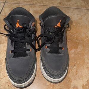 Kids Jordan 3 Size 3y Gray and Orange Athletic Sneakers